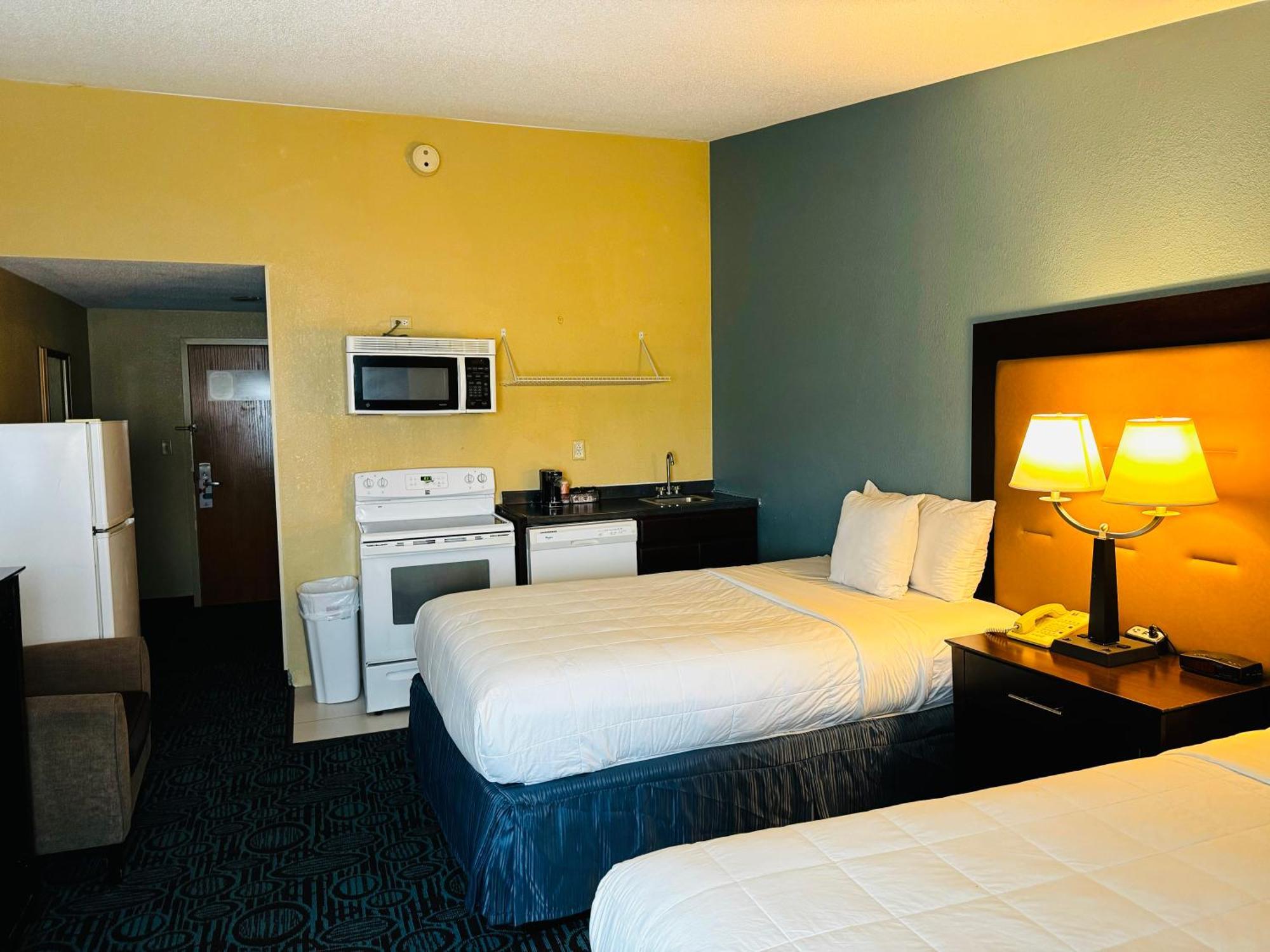 Regency Inn & Suites New London Mystic Екстер'єр фото