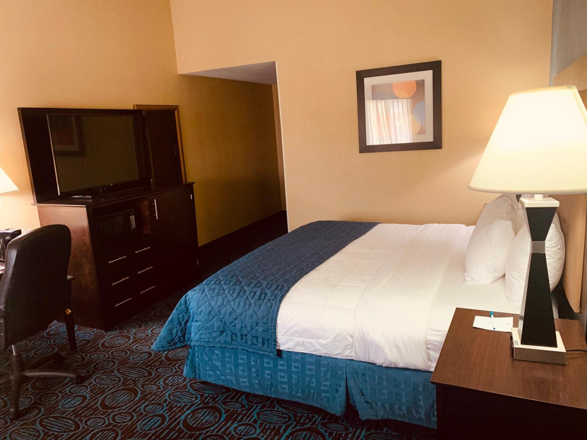 Regency Inn & Suites New London Mystic Екстер'єр фото
