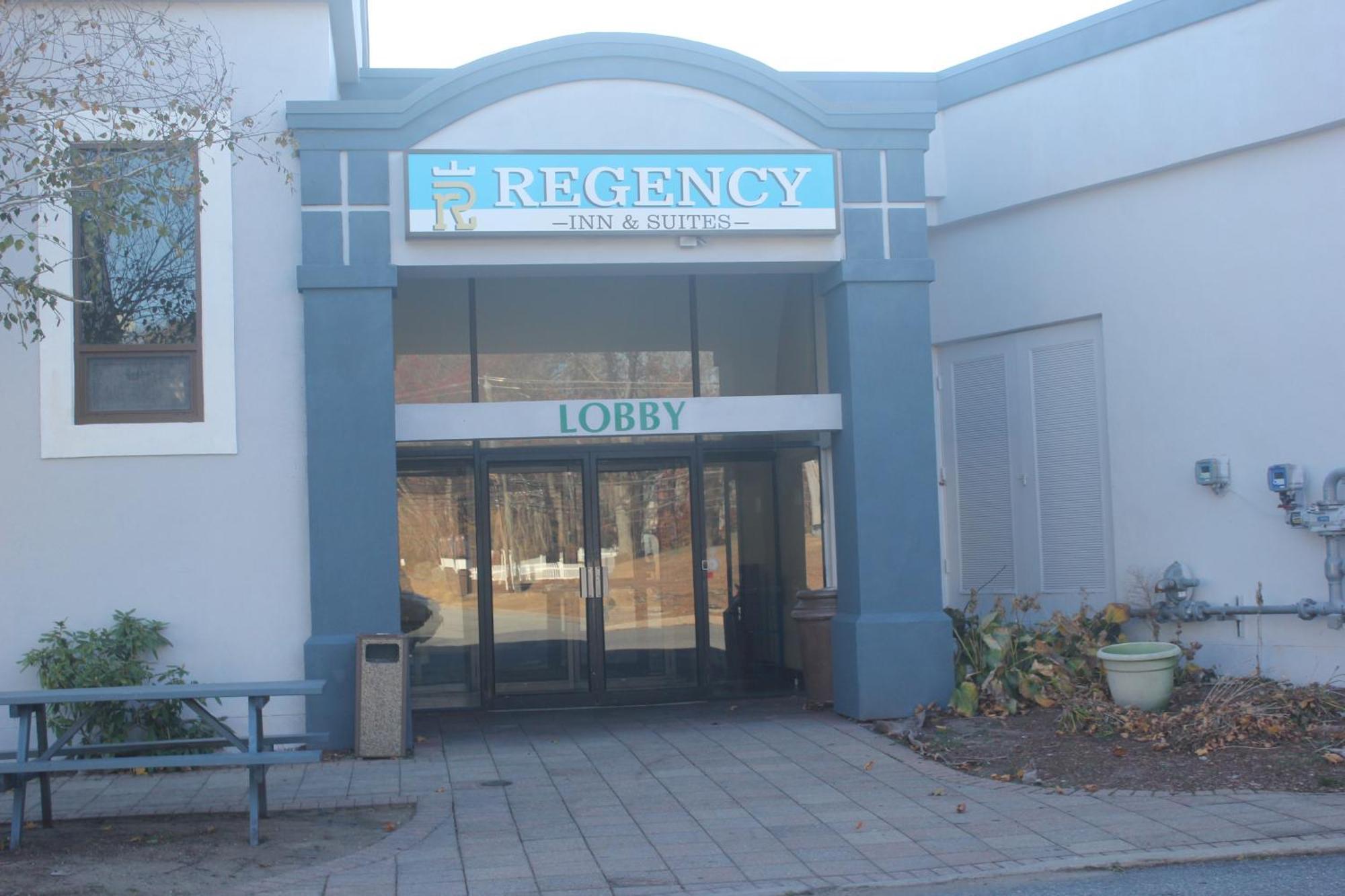 Regency Inn & Suites New London Mystic Екстер'єр фото